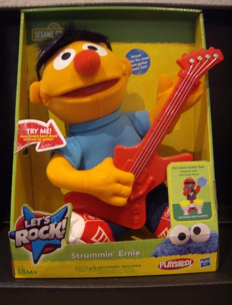 Sesame Street Let's Rock! Strummin' Ernie